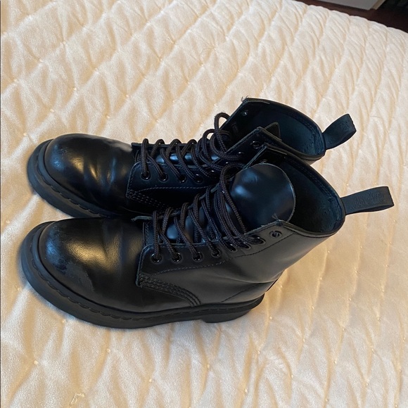Dr Martens ladies size 6 US - Picture 13 of 16